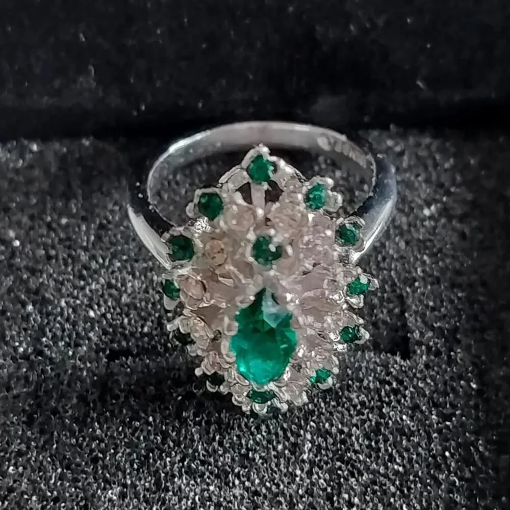 Unbranded Women's Silver and Green Jewellery